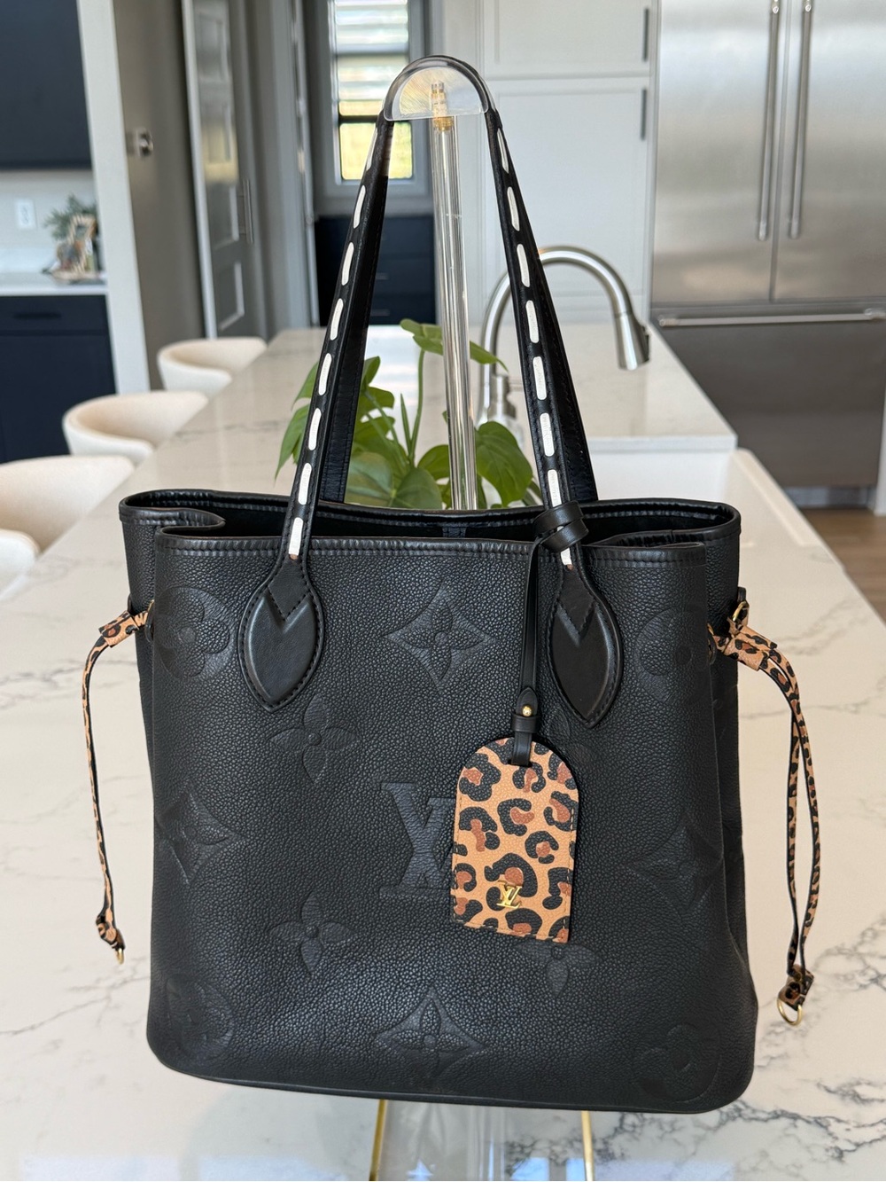 Louis Vuitton Wild at Heart Neverfull MM Black Monogram Tote - Picture 2 of 16